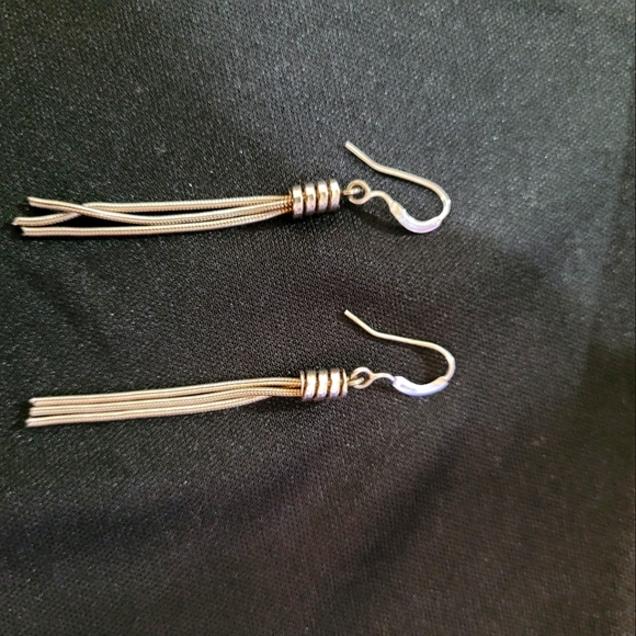 Earnings - Picture 1 of 1